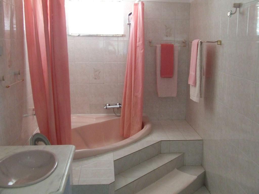 Casa Amarela Guesthouse Lagos Pokój zdjęcie
